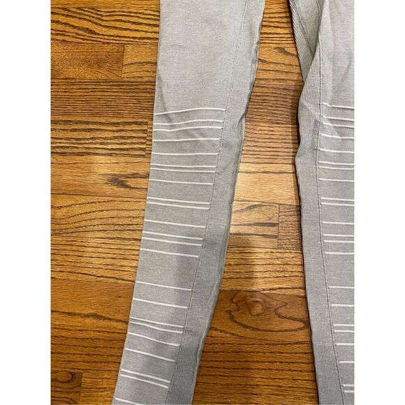 Blanqi maternity leggings size small - Picture 2 of 3